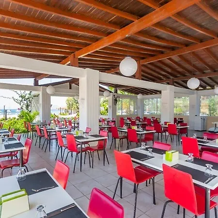 Kassandra ホテル 2*