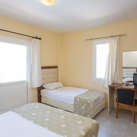 Kassandra ホテル 2*